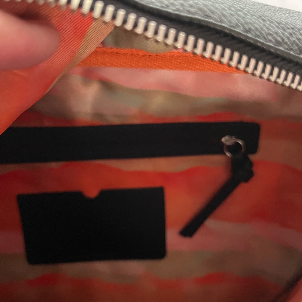 Lucky Brand Black Leather Sling/Crossbody Bag - Picture 8 of 9